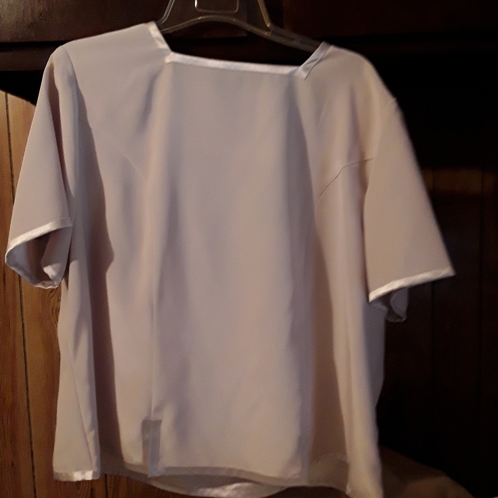 Tops - Picture 3 of 3